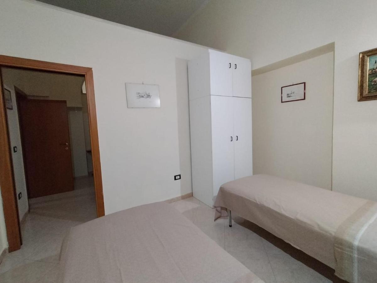 Casa Vacanze Al Castello Trani Bagian luar foto